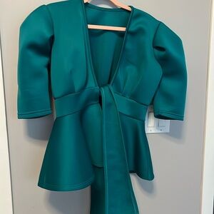 Half sleeve peplum